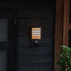 Außenwandleuchte schwarz IP44 mit Bewegungssensor - Miro