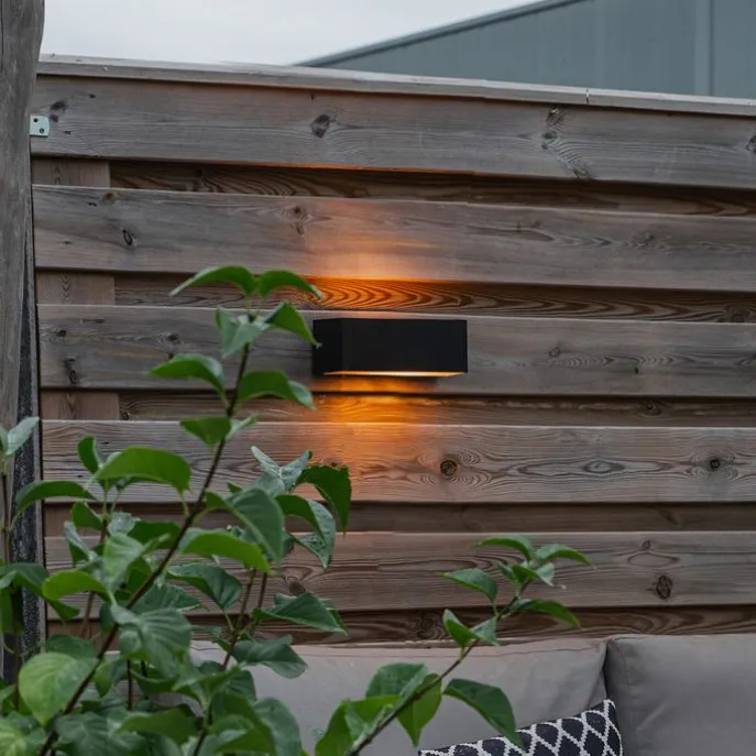 Moderne Wandleuchte schwarz mit Lichteffekt IP54 - Houks