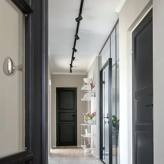 Modernes Schienensystem mit 5 Strahlern Schwarz 1-phasig - Iconic Jeana