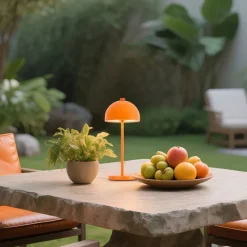 Tischleuchte Orange inkl. LED IP54 Wiederaufladbar mit Ladestation - Squirrel